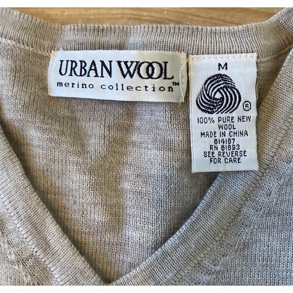 Urban Wool 100% Wool V Neck Sweater Size Medium Women’s Brown - Picture 3 of 7